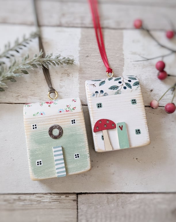 Set of 2 Wooden House Hanging Decorations