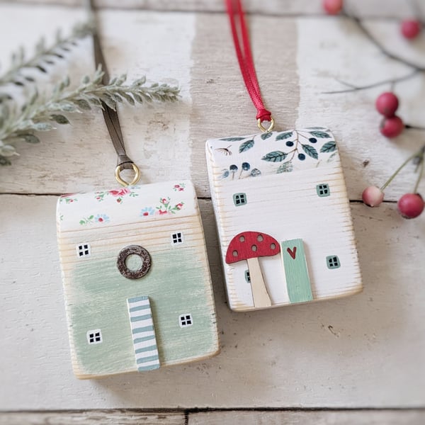 Set of 2 Wooden House Hanging Decorations