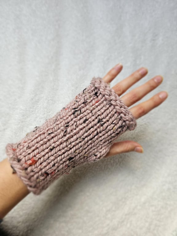 Women's Chunky Hand-Knitted Pink Speckled Stretch Fingerless Gloves