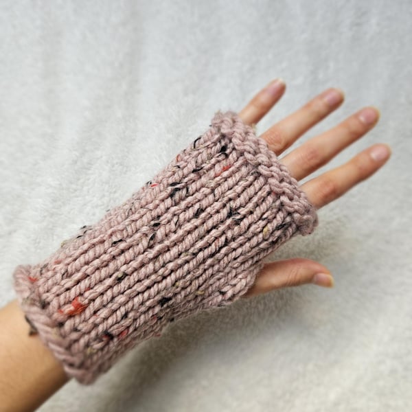 Women's Chunky Hand-Knitted Pink Speckled Stretch Fingerless Gloves