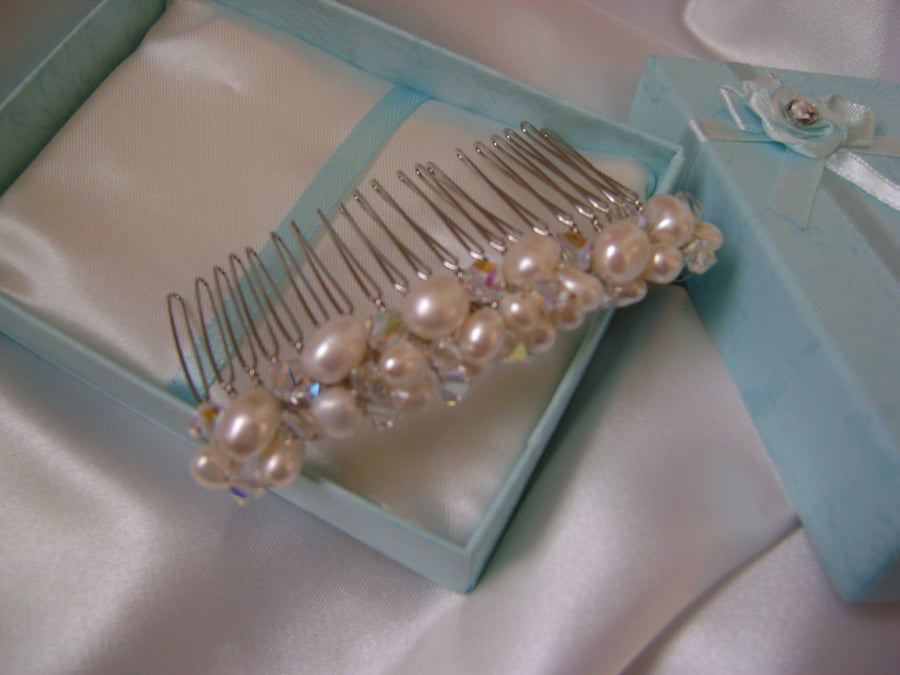 Caprice - Freshwater Pearl & Crystal Comb