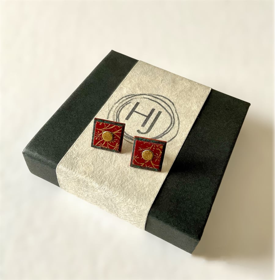 Delicate Brocade Style Embossed Gold & Terracotta Ear Studs