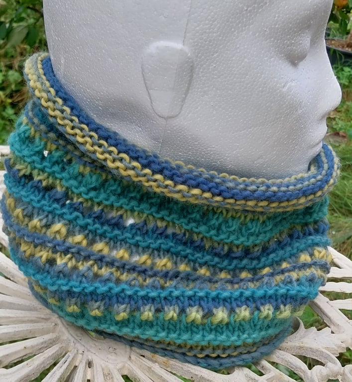 Handknit chunky wool circular cowl col 6