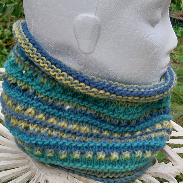 Handknit chunky wool circular cowl col 6