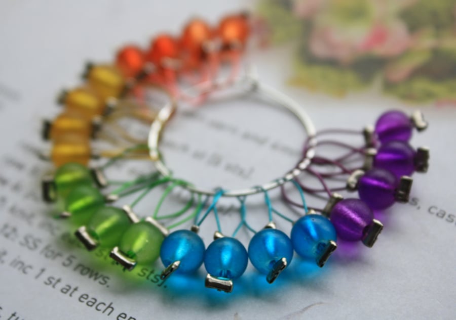 Loop stitch markers frosted glass set of 20