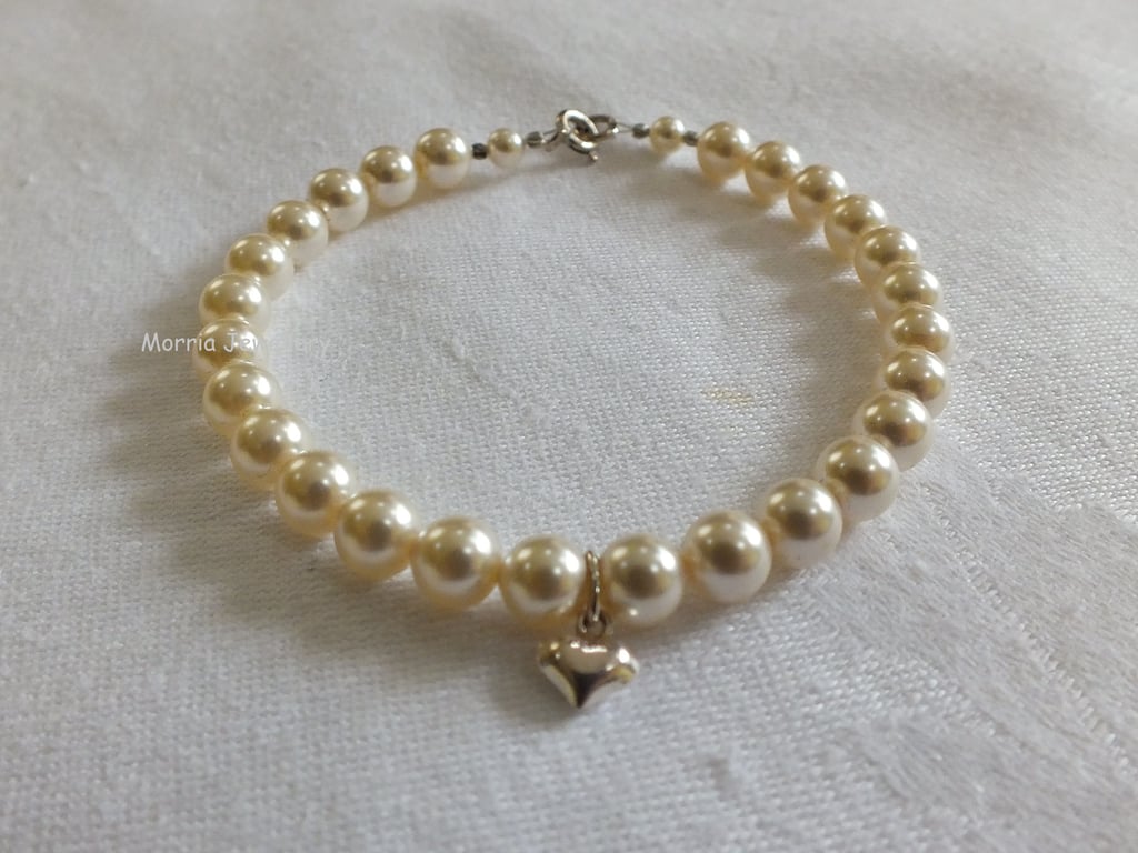Pearl Bracelet with Puffed Heart Charm
