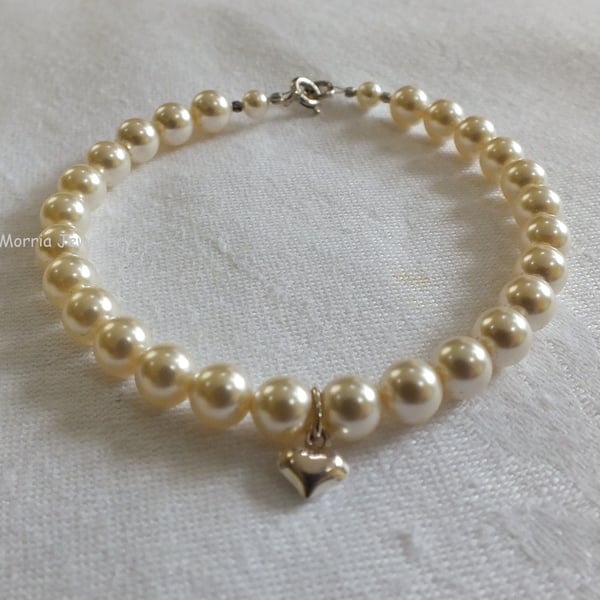 Pearl Bracelet with Puffed Heart Charm