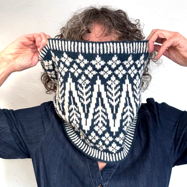 Zimbrel Cowl Knitting Pattern