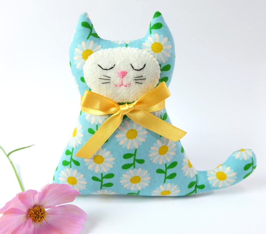 Sweet Lavender Cat Sachet Daisies on Turquoise Blue Fabric