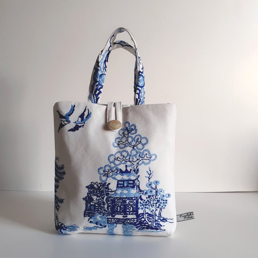 Little bucket bag or handbag in a willow pattern vintage embroidery