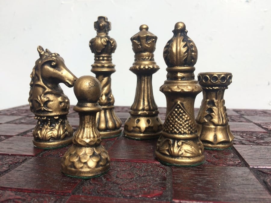 Stunning Ornate Staunton Chess Set - Antique Aged Effect - Chess Pieces Only