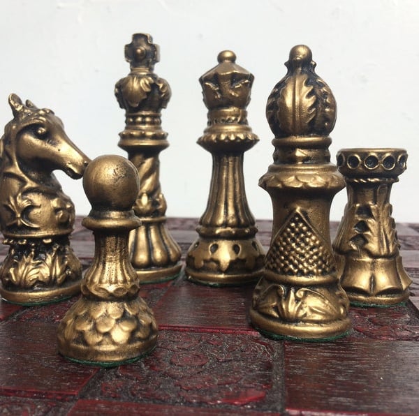 Stunning Ornate Staunton Chess Set - Antique Aged Effect - Chess Pieces Only