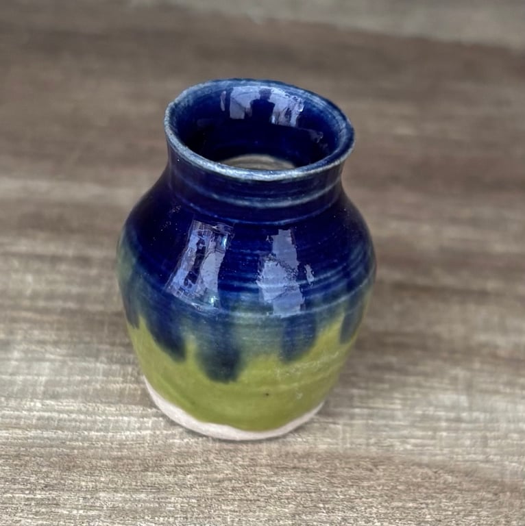 Teeny tiny vase