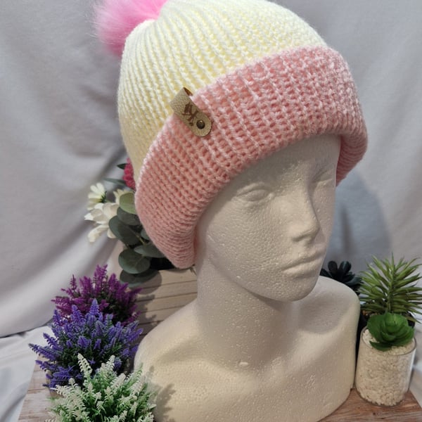 Knitted pompom hat- Childs 