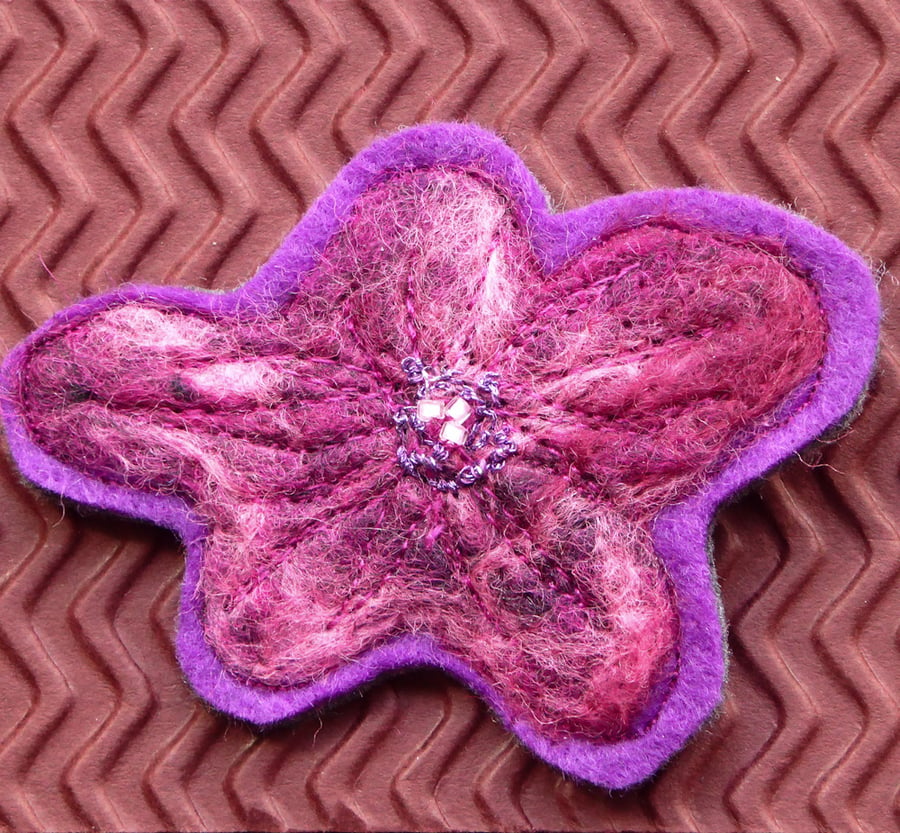 Brooch or scarf pin