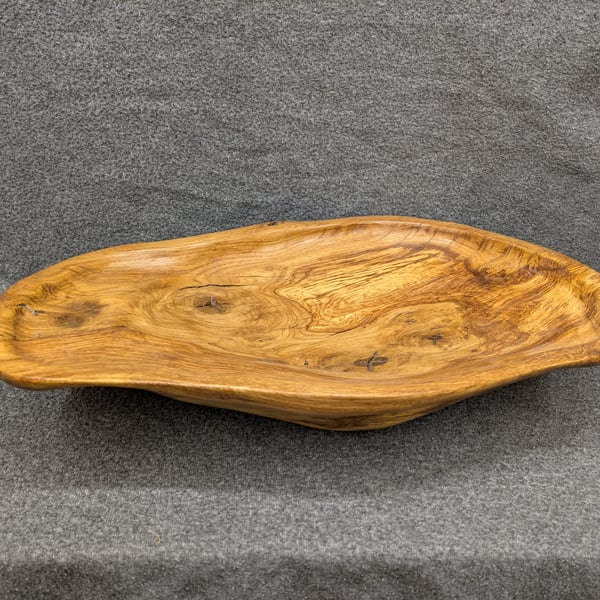 Beautiful large oak hand carved fruit bowl 