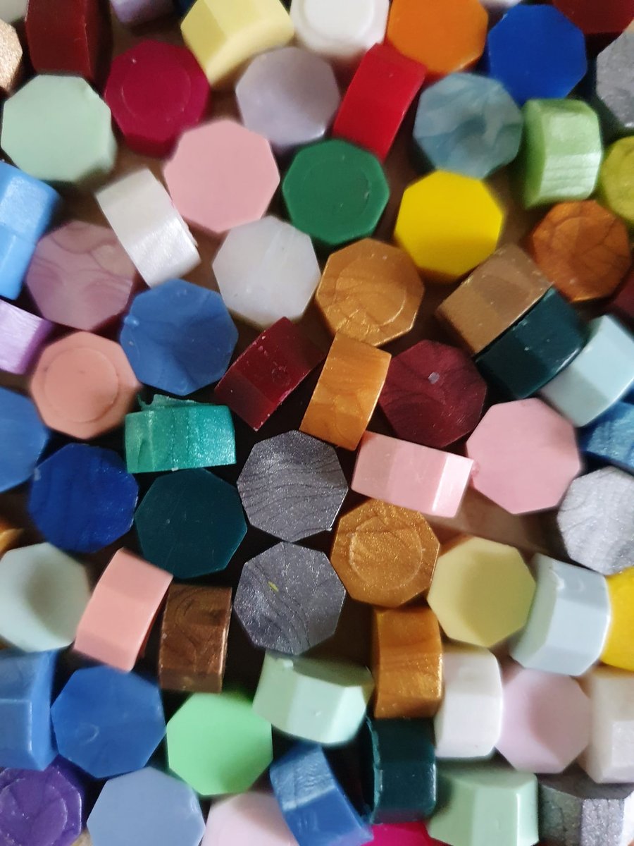 100 Wax Seal pellets (multicoloured)