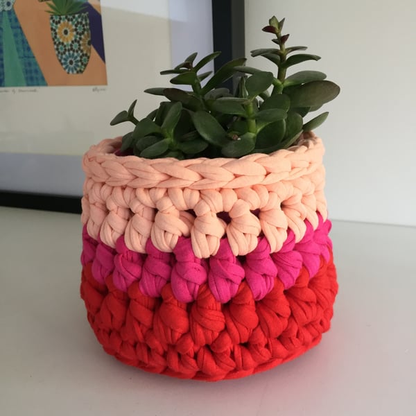 Crochet plant pot cover made with upcycled tshirt  yarn - pink mini