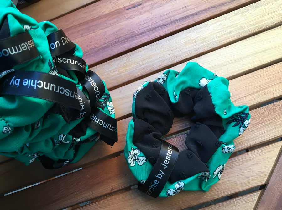 Frankenscrunchie - medium size, full scrunch!