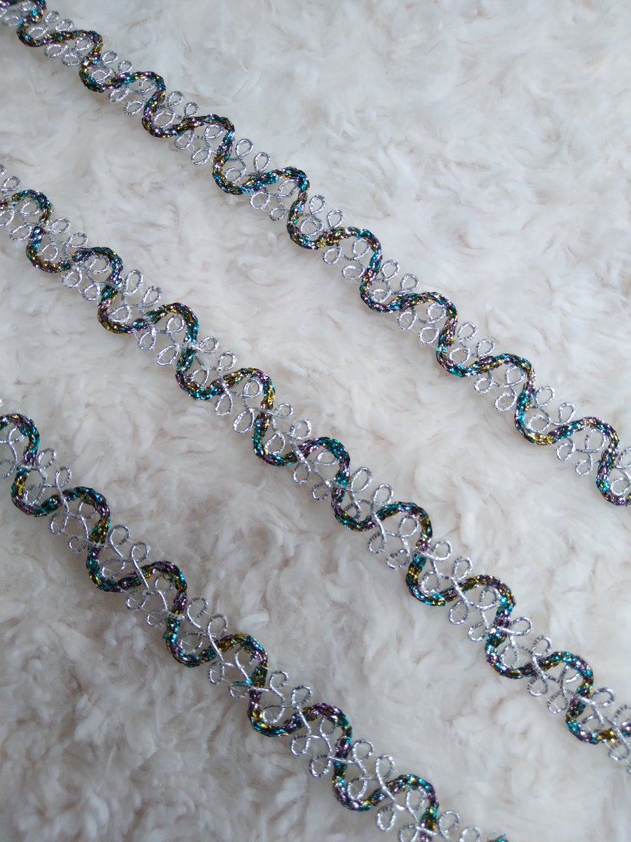 2 metres glitzy 1 cm metallic style trim for sewing and crafting projects