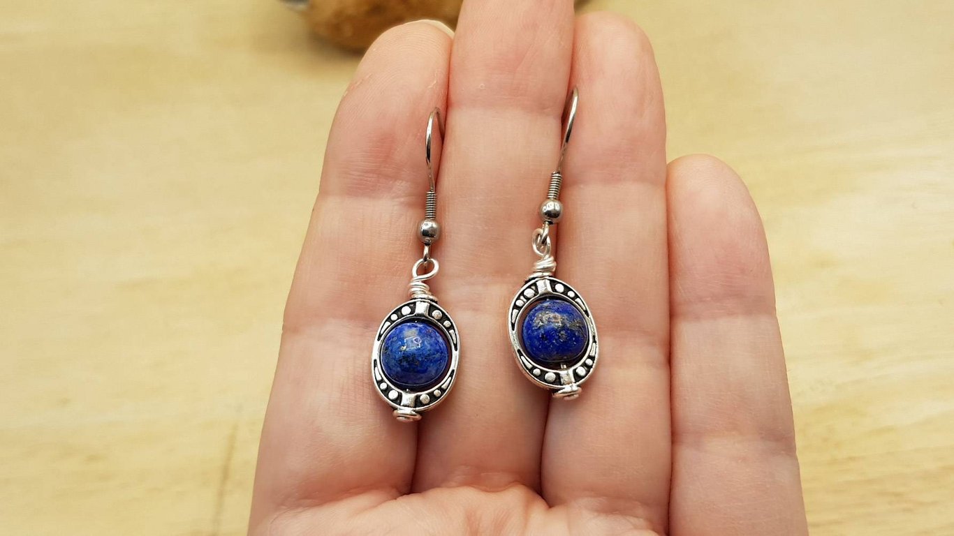 Minimalist Lapis lazuli earrings. September birthstone