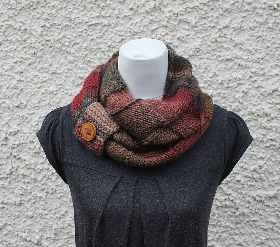 multicolour infinity scarf, knitwear UK, gift guide, womens neckwear