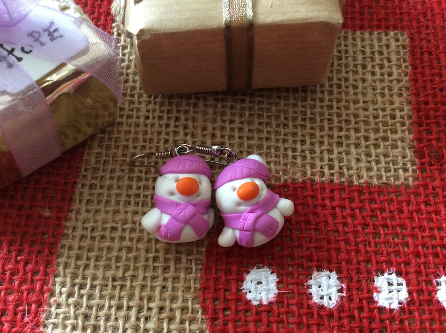 Christmas Novelty Fimo Earrings  SNOWMAN (CERISE)