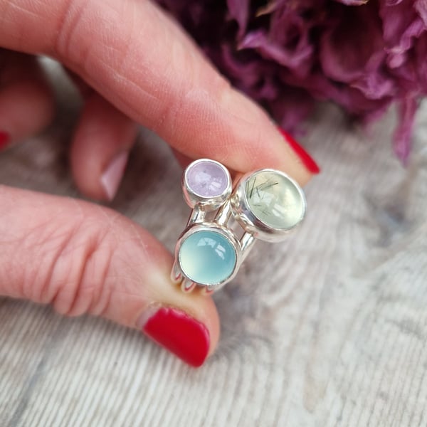 Sterling Silver Ring Set with Prehnite, Chalcedony and Lavender Amethyst - UK Si