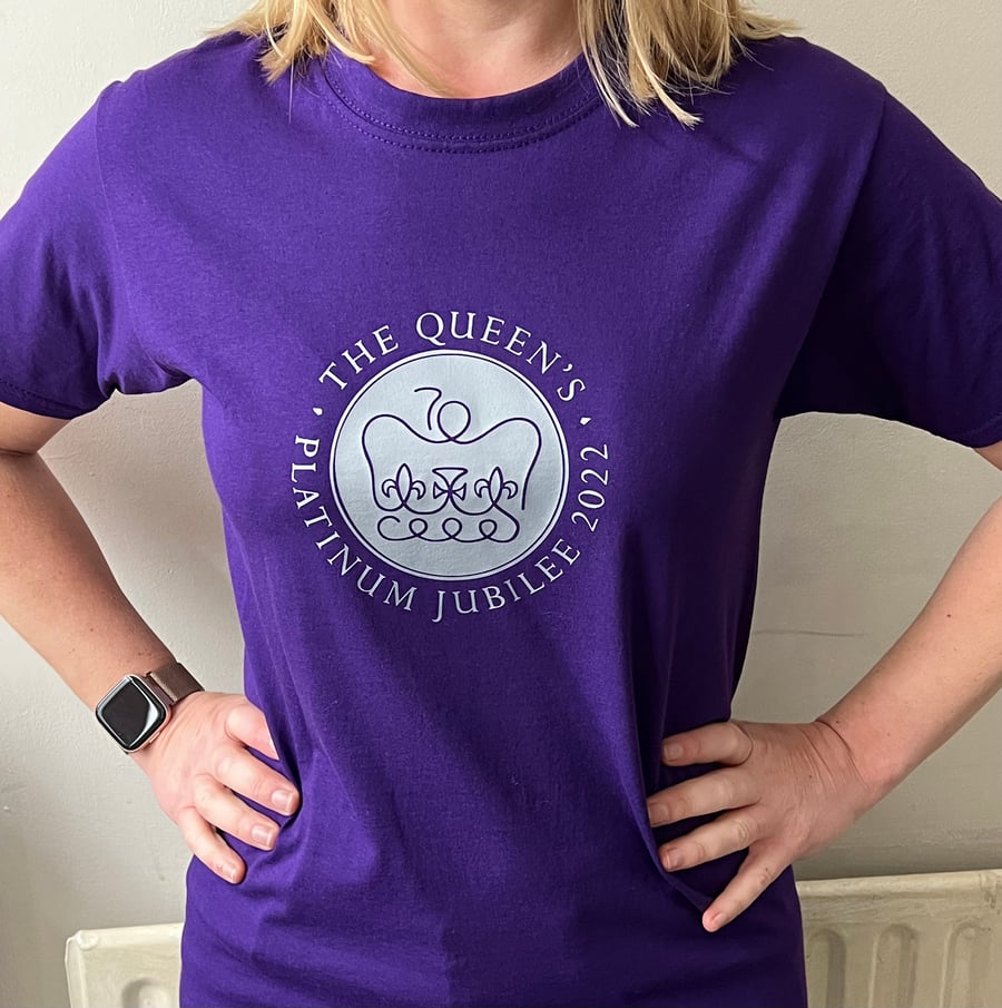 Mens Womens Kids Commemorative Merchandise T Shirt The Queen's Platinum Jubilee