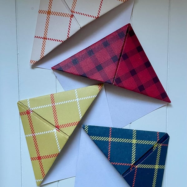 Origami page corner bookmark. Handfolded. Gifts for readers and teachers. Bookgr