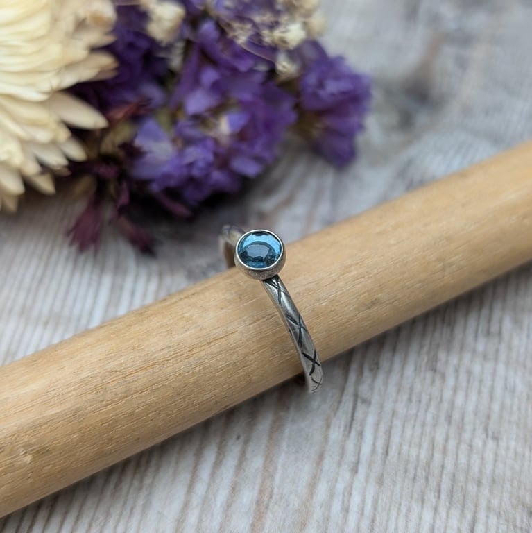 Sterling Silver Topaz 'Starlight' Patterned Stacking Ring - JBJ9009