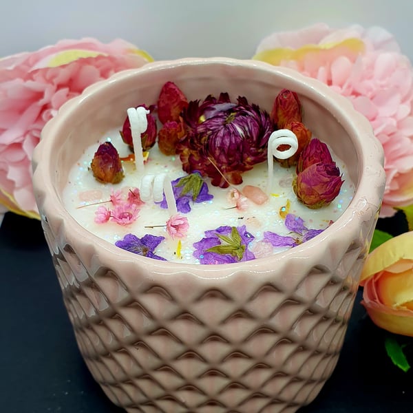 Large 3 x Wick Scented Candle. 