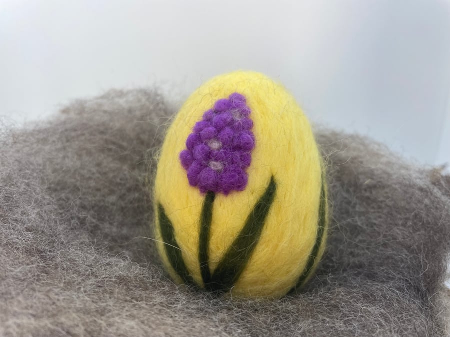 Felted Easter Egg, Needle Felt Easter Decoration, LAVENDER, PURPLE, Flowers