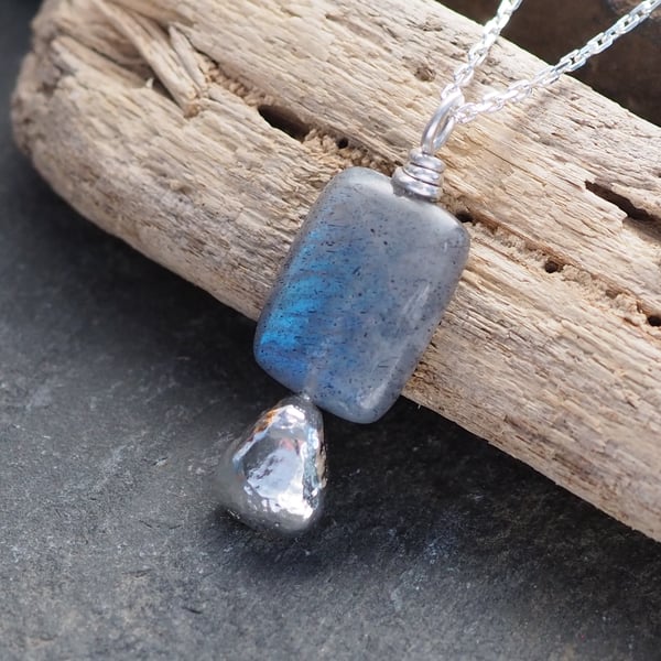 Sterling silver pebble and labradorite pendant necklace