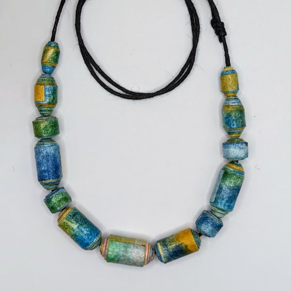 Beaded adjustable length necklace