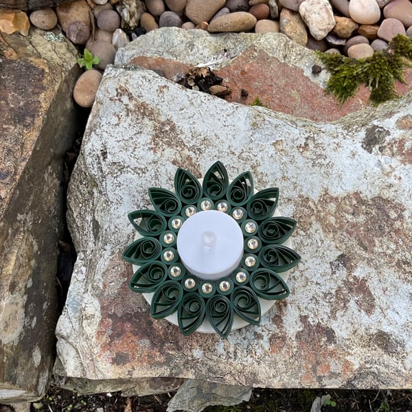 Quilled Lincoln Green Tea Light Holder