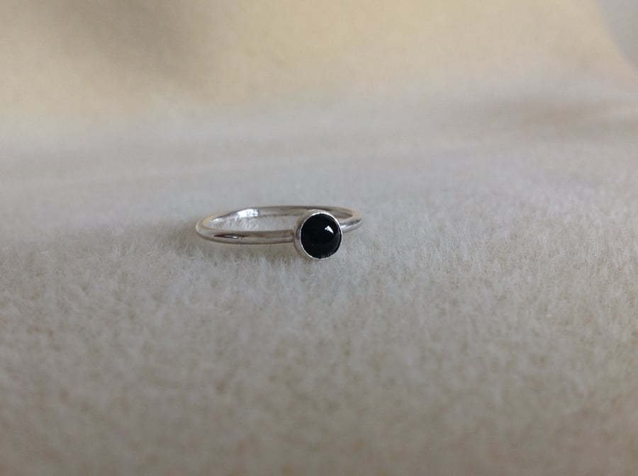 Black Onyx and Sterling silver dainty ring