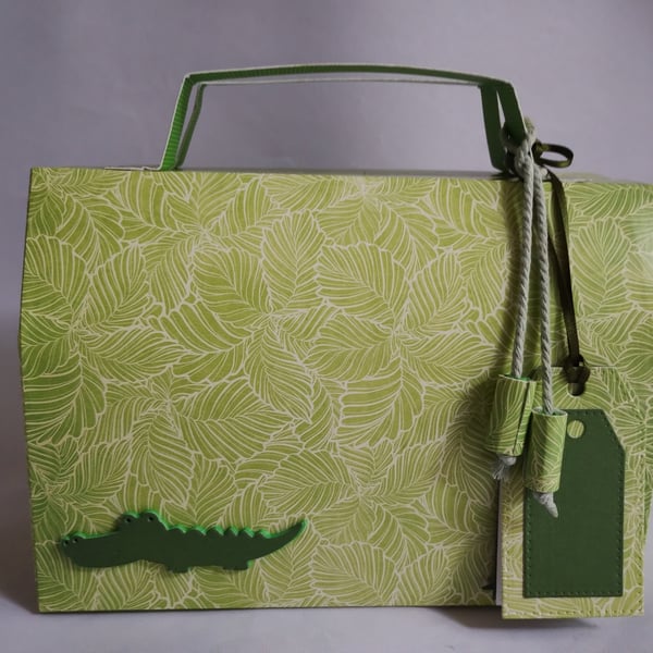 Cute Crocodile Leafy Green Gift Box