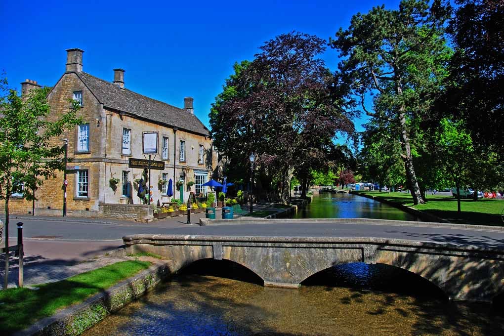 Kingsbridge Inn Bourton On The Water Cotswolds Photograph Print