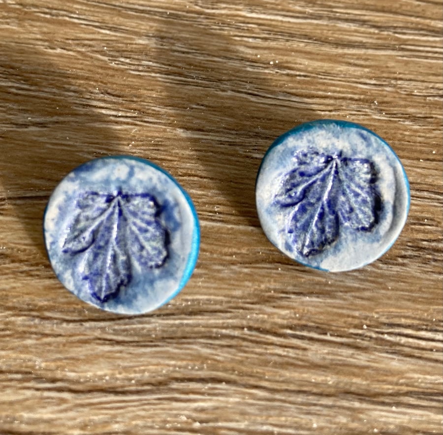 Leaf print stud earrings