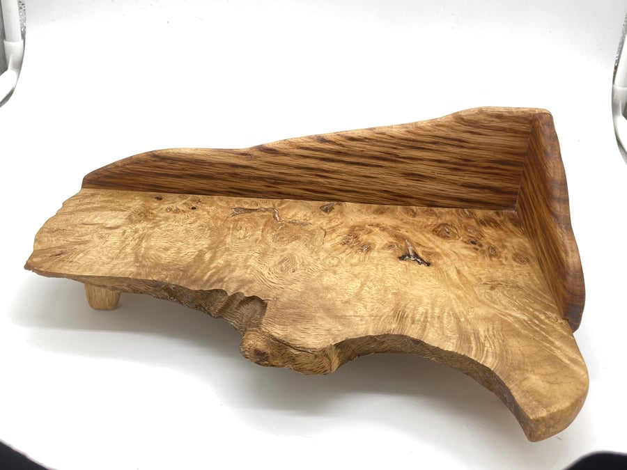 Mini oak burl alter with candle holder, incense holder, bowl and candles