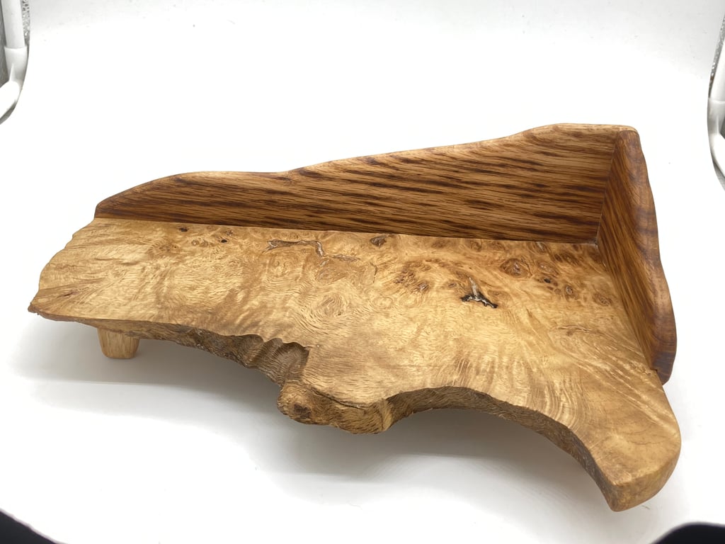 Mini oak burl alter with candle holder, incense holder, bowl and candles