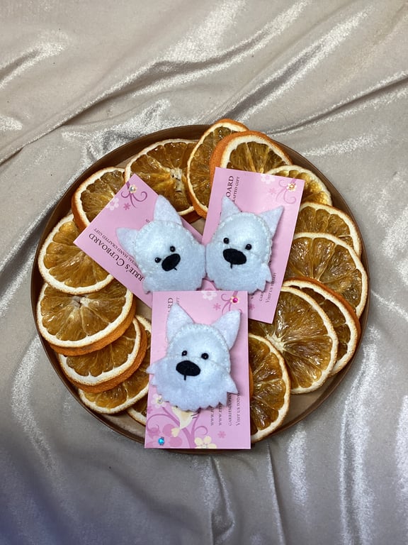 Cute little White Scottie Dog Felt Brooch. Free Postage.