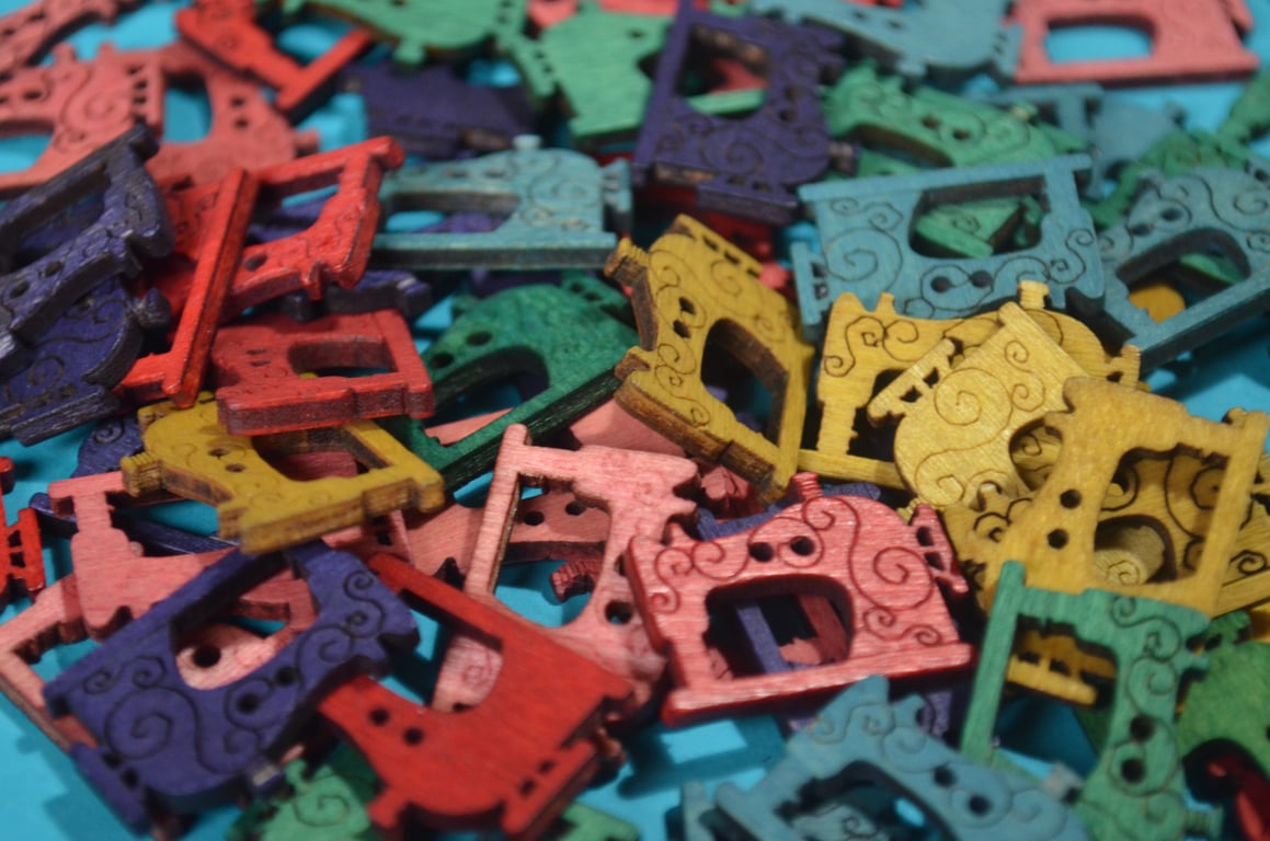 Wooden Sewing Machine Buttons Random Button Seamstress 26x20mm (S1)