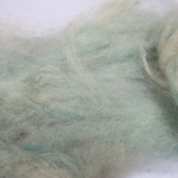 10g Naturally Dyed Pale Aqua Llanwenog Felting Wool