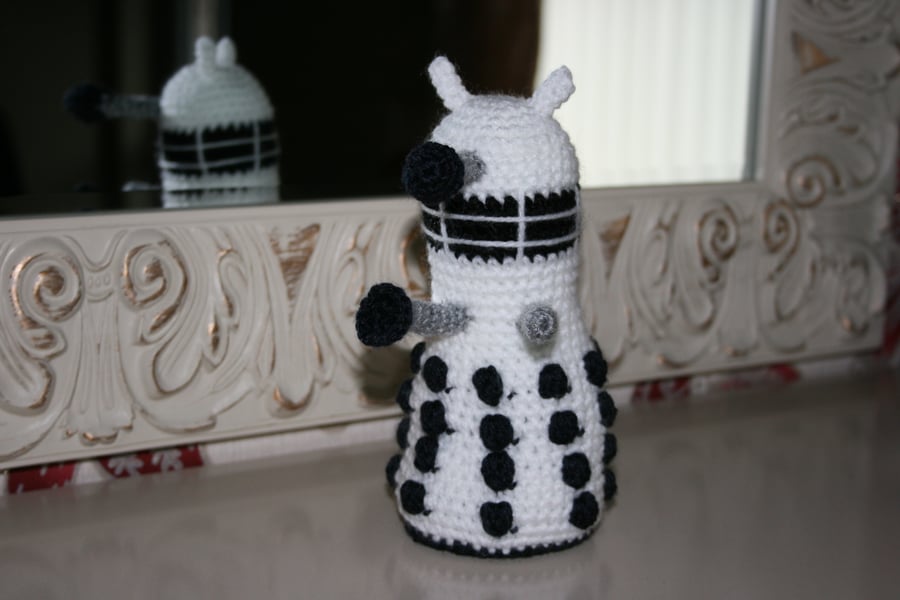 Crochet Dalek - White