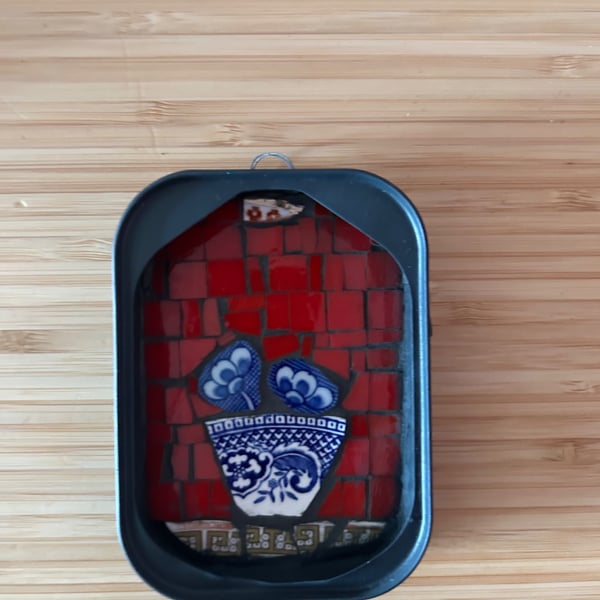 Mini mosaic in sardine tin