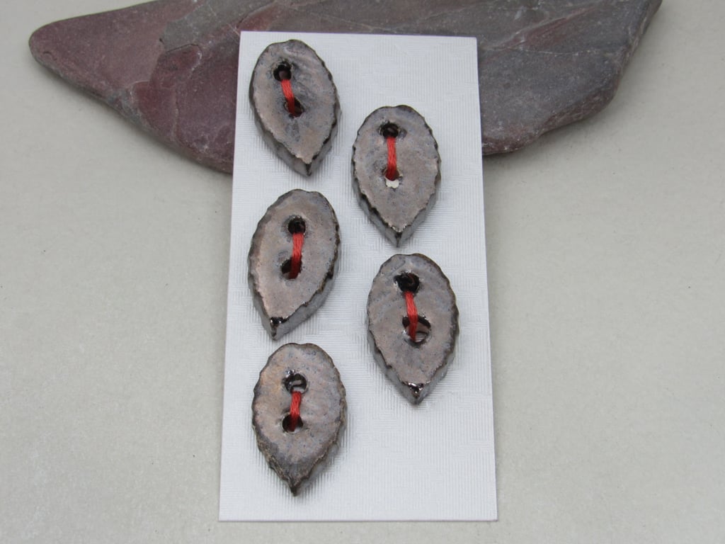 SECONDS 5 Small Leaf Shaped Bronze Ceramic Buttons