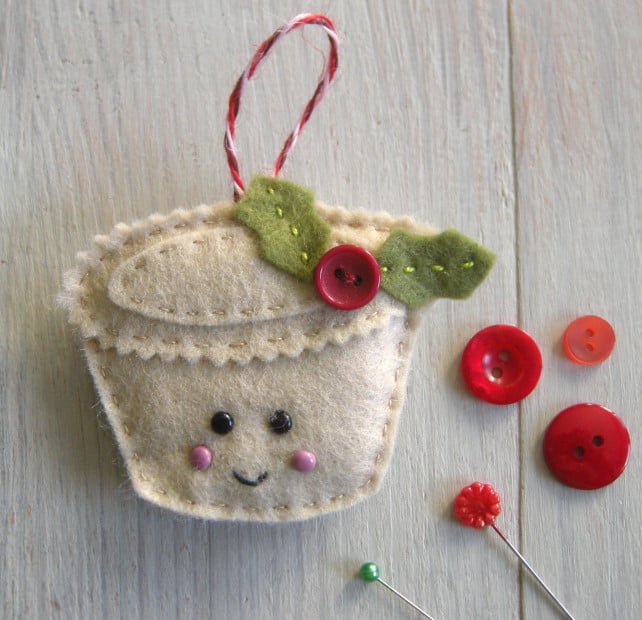 Craft kit, sewing kit, Make Mille the mince pie decoration