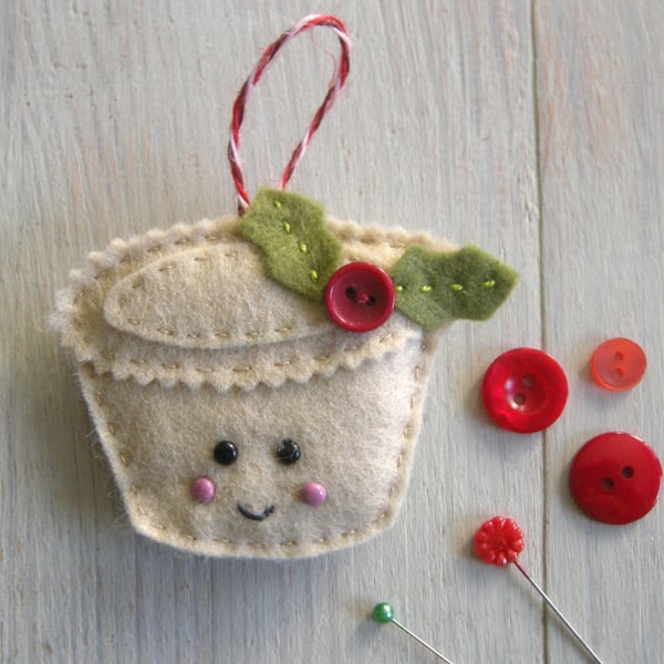 Craft kit, sewing kit, Make Mille the mince pie decoration